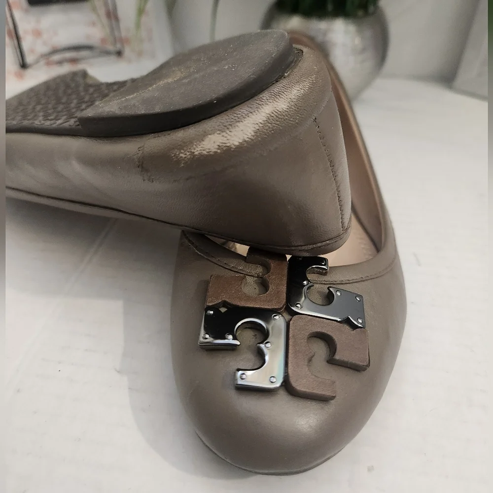 Tory Burch Shoes Women's Size 8.5M Taupe Olive Green Ballet Flats Lowell